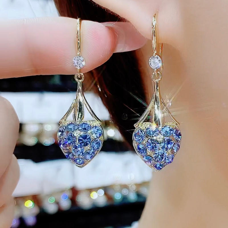 Oferta specjalna✨Kup 1 dostań 1 za darmo(2 pary)✨Nowe diamentowe kolczyki w kształcie serca