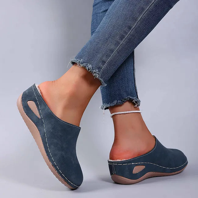 Women's Comfort Winter Shoes – Warm Plush Interior with Non-Slip Supportive Sole