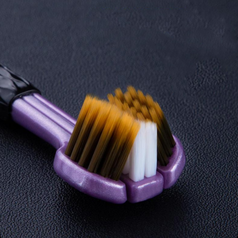 🦷 Szczoteczka do zębów ma trzy główki i można jej używać pod kilkoma kątami